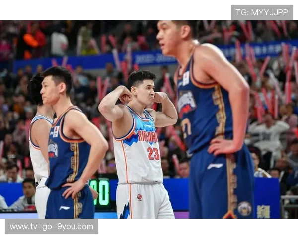 阿不都沙拉木率领球队奋勇拼搏展现新疆男篮不屈精神风貌