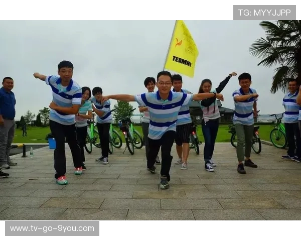 探讨篮球运动如何塑造团队精神并提升年轻球员综合能力素质成长之路