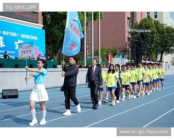 激情燃烧赛场青春逐梦盛会展现体育精神与团队荣耀 激情燃烧赛场青春逐梦盛会展现体育精神与团队荣耀