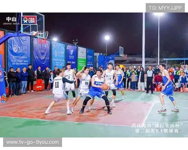 篮球竞技与文化融合探索：从街头到职业赛场的全方位发展之路