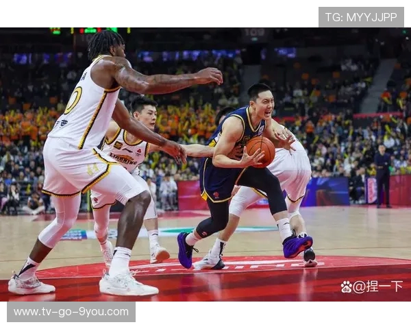 福建浔兴与天津先行者激战正酣 双方全力争夺篮球赛季荣耀