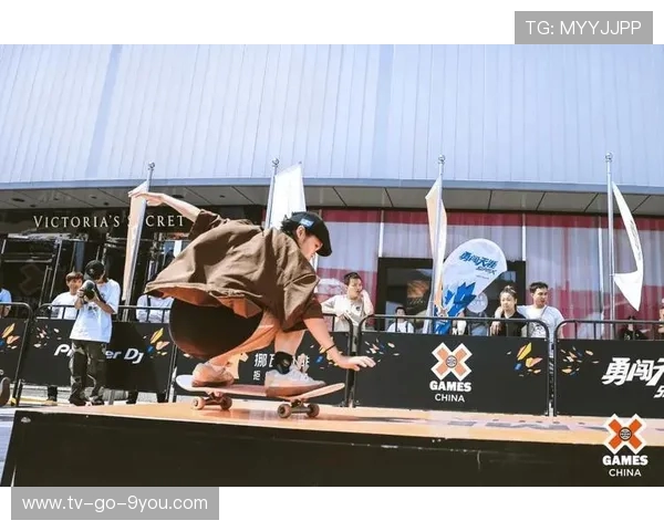 杭州极限运动队在世界滑板锦标赛中以85分稳居积分榜首位