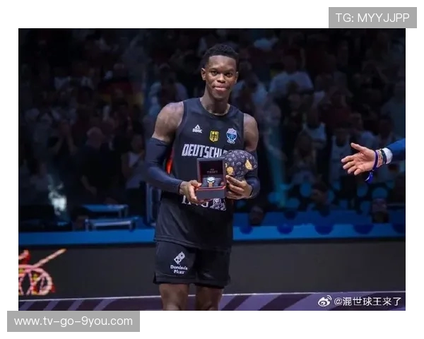 丹尼斯施罗德的篮球之路与职业生涯的辉煌成就分析
